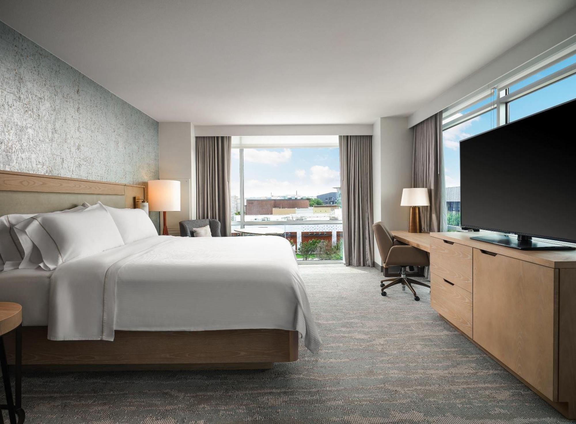 The Westin At The Domain 4*